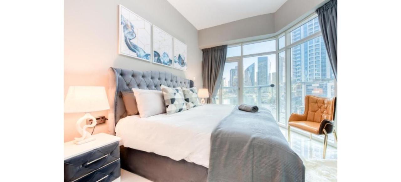 Luxurious 4-Bedroom Duplex Villa Apartment Near Jbr ドバイ エクステリア 写真